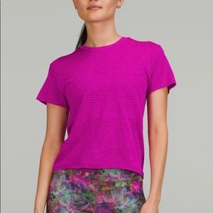 Lululemon train to be short sleeve